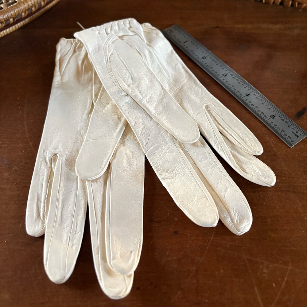 Calf skin gloves